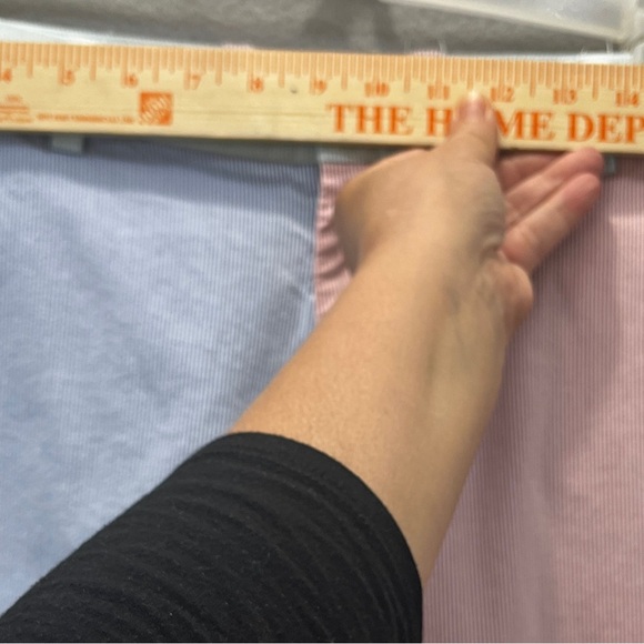 Vineyard Vines seersucker 
Breaker Shorts Colorblock, pockets, spring, Pastel - Picture 8 of 10